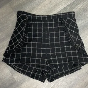 Free People Ginger black and white windowpane ruffle shorts size 8 thumbnail 3