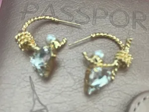 Diamond and gold heart earrings thumbnail 1
