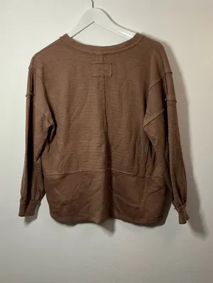 Blu Pepper Relaxed V-Neck Pocket Long Sleeve Top Size Small thumbnail 2