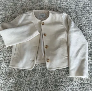 Abercrombie cream jacket thumbnail 1
