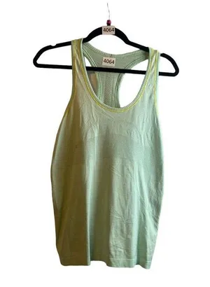Lululemon swifty mint green size 6 - note pics (small stain) thumbnail 4