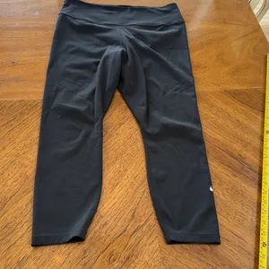 Women’s Nike Leggings thumbnail 5