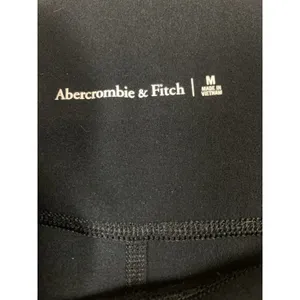 Abercrombie And Fitch Black High Rise Biker Shorts M Activewear Stretch thumbnail 3