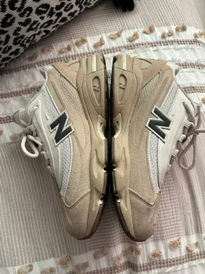 New Balance 1000 Women’s 8.5 thumbnail 4
