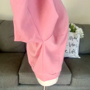 NYC Brooklyn Pink Graphic Sweatshirt Size undefined thumbnail 8