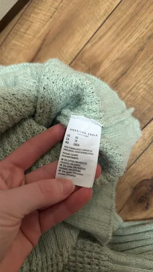american eagle sweater  thumbnail 4