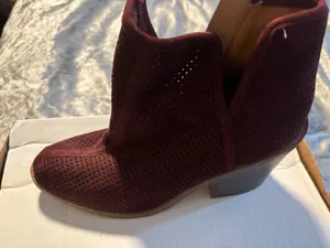 Western suede boots size 7 burgundy suede zip on side.. booties Red thumbnail 1