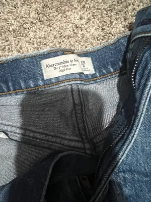 Abercrombie And Fitch 4” Mom Shorts thumbnail 3