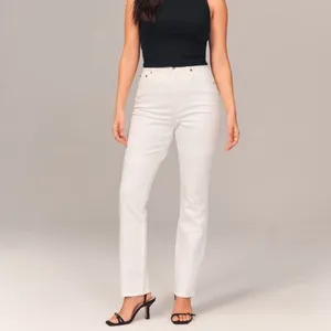 Abercrombie & Fitch High-Rise Straight Leg Jeans in White thumbnail 3