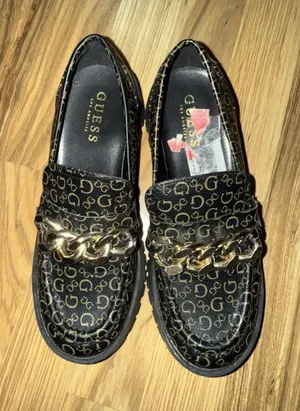 Guess Women's 6.5‎ Hillford Black PU Leather Gold Chain Platform Loafers thumbnail 1