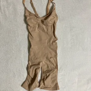 SKIMS Sculpting Mid-Thigh Bodysuit XS thumbnail 3