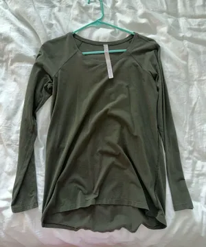 Lululemon Long Sleeve Top thumbnail 1
