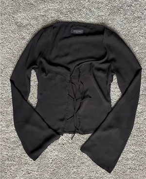 White Fox Black Long Sleeve thumbnail 1