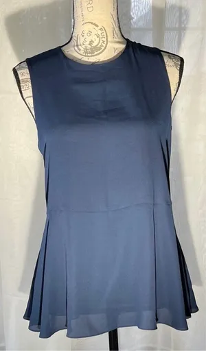 Uniqlo women’s top small  thumbnail 1
