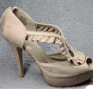 - Elle cream ruffle Victorian nude heels size 6.5 platform style y2k thumbnail 1