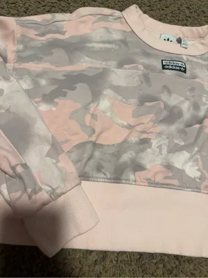 Adidas cropped thumbnail 2