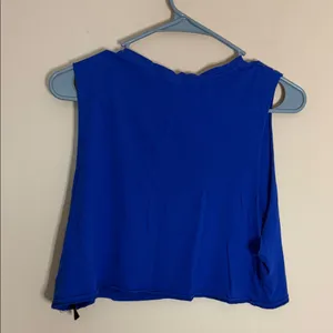 H&M Blue Sleeveless Crop Top with White and Red '58' Graphic thumbnail 5