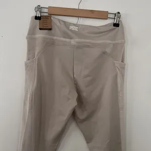 PINK - Victoria's Secret active leggings NWT thumbnail 4