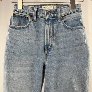Abercrombie & Fitch The 90's Straight Ultra High Rise Curve‎ Love Jeans Size 24 thumbnail 2
