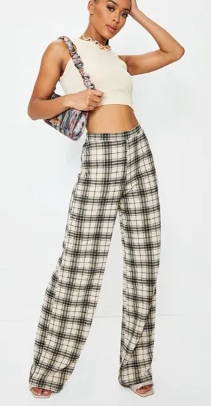 Pretty Little Thing Black Print Wide Leg Pants thumbnail 1
