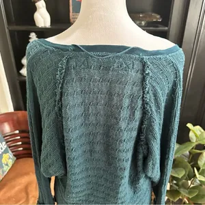 Free People Cotton Sweater – Size XS – High-Low Hem – Oversized Fit thumbnail 9