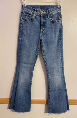 MOTHER Blue The Weekender in First Mate Medium Wash Flare Jeans Size 23 thumbnail 1