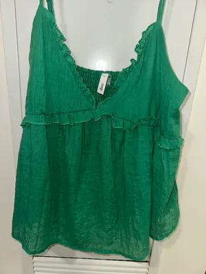 Glam green top thumbnail 1