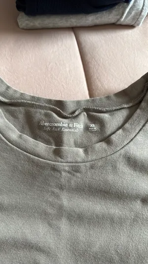 Abercrombie and fitch baby tee thumbnail 2