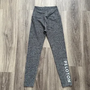 Beyond Yoga x Peloton Charcoal Leggings Mid Rise 25” Size Small Spinning thumbnail 2