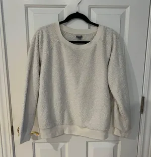 Fuzzy Top thumbnail 1