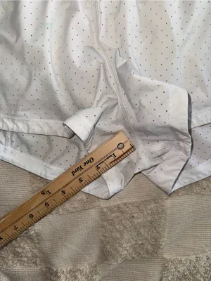 Lululemon‎ Final Lap Short (2.5")
White size 8 thumbnail 3