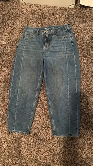 Old Navy Barrel Jeans thumbnail 2