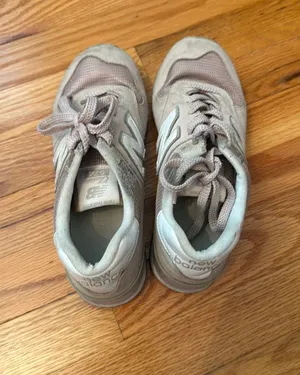 Light Pink New Balance Shoes thumbnail 1