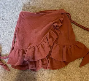 Zara‎ medium wrap skirt thumbnail 1