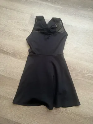 Black dress thumbnail 1