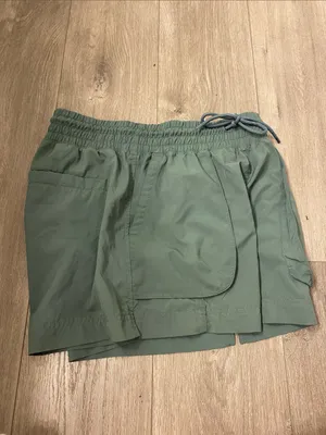 Old Navy Stretch Tech Women’s shorts thumbnail 3