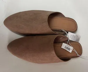 Old Navy Trendy Fall Style Low Heel Women's Faux Suede Taupe Mule Slide Sz 7 thumbnail 1