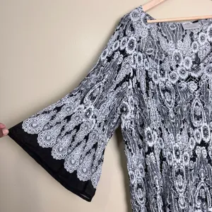 Avenue Blouse 30/32 Black White Whimsigoth Rhinestone Pleated Bell Sleeve Tunic thumbnail 5