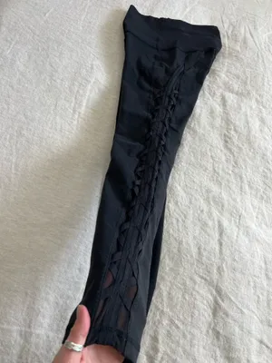 Lululemon Mesh Criss Cross 25” Leggings thumbnail 4