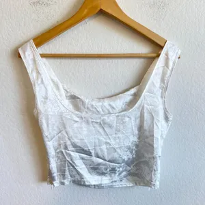 NWOT SHEKOU White Milkmaid Floral Silky Satin Cami Crop Top Womens Medium thumbnail 2