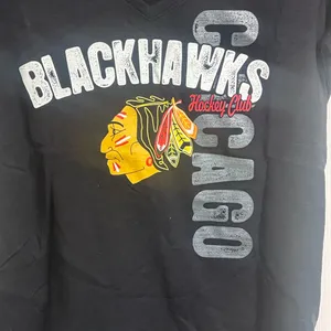 NHL Chicago Blackhawks Short Sleeve Graphic Print Logo Tee Shirt Womens Large thumbnail 2