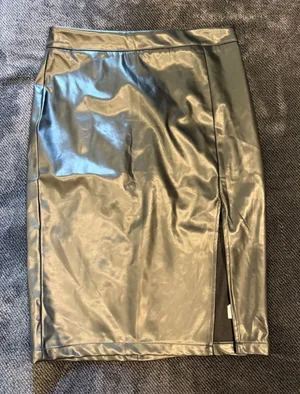 NWT Cupshe Black Faux Leather Pencil Skirt Size Small High Waist Midi Slit‎ thumbnail 1