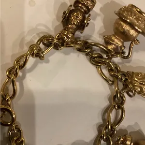 Vintage Avon Goldtone charm bracelet thumbnail 5