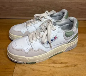 Autry CLC Low Women's Sneakers - Size 9 thumbnail 1