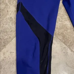 Fabletics Cherise Mid Rise Leggings Mesh Panel Athletic Medium Blue Black thumbnail 6