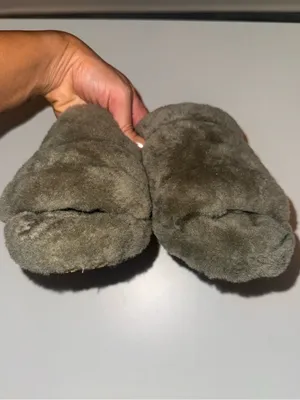 UGG fluff yeah slides size 8 thumbnail 6