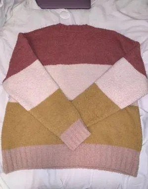 Cozy Sweater Size L thumbnail 3