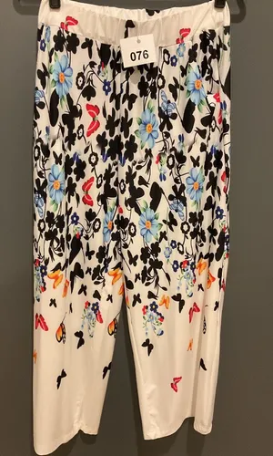 076 EUC Flowy Butterfly Pants thumbnail 1