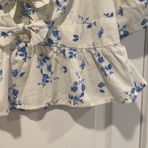 NWOT Band of the Free Size L Blue Floral Bows Cut Out Puff Peplum Crop Top thumbnail 5