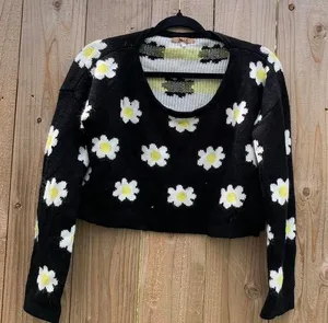 Cider Black & white flower cropped oversized sweater‎ size small thumbnail 1